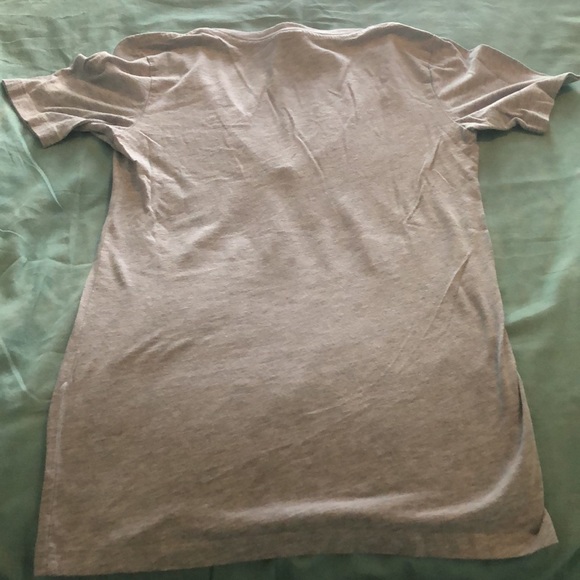 Obey V-Neck tshirt - Picture 4 of 4